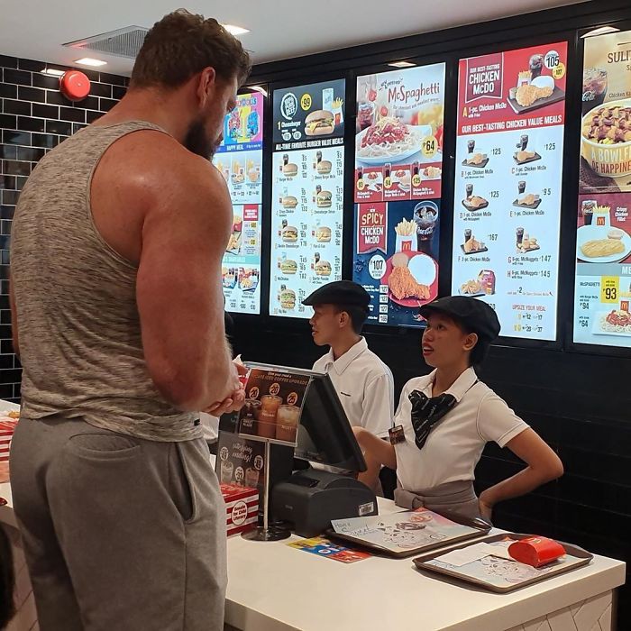 Filipinler'deki McDonalds'daki Hollanda Devi