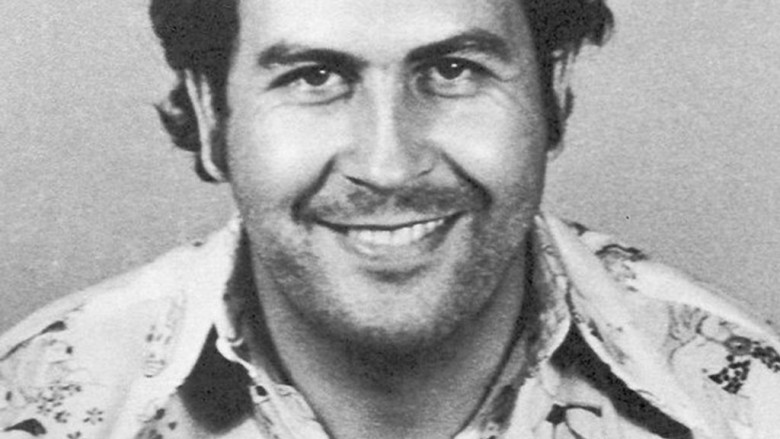 Pablo Escobar, 1949'da Kolombiya'da çiftçi bir baba ve öğretmen bir anneden dünyaya geldi.