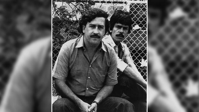 Polisler Pablo Escobar için büyük bir problemdi. Polis tarafından aranan Pablo Escobar, 1993 yılında her bir polis memuru başına 3 bin dolar mükafat koydu. Bu ödülü almak isteyen vatandaşlar o zaman 400 polisi öldürdü.