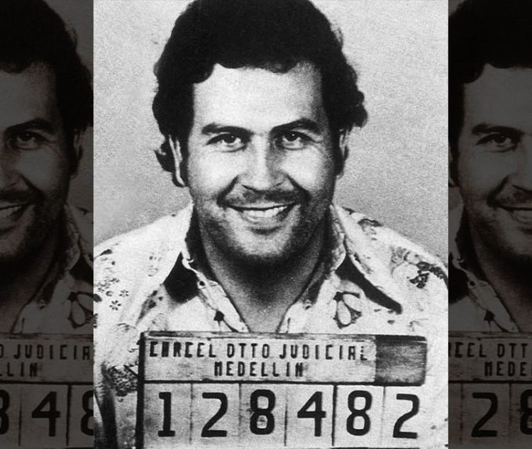 Pablo Escobar için en kötü şey Amerikan hapishanelerinde cezalandırılmaktı. Bu yüzden Kolombiya hükümetine borcu geri ödemeyi (milyarlarca dolar) ve ceza iadesi yasasını değiştirmeyi teklif etti. Ancak kabul edilmedi.